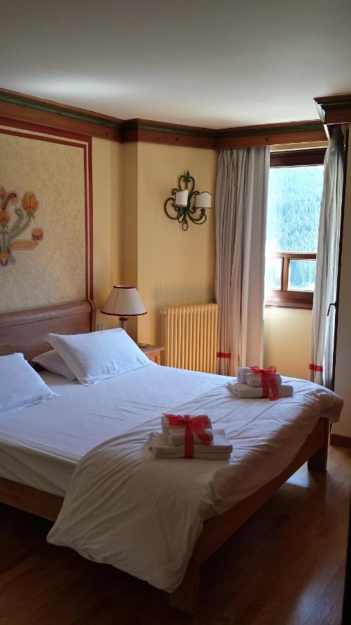 Rta Hotel Catturani Madonna di Campiglio Ruang foto