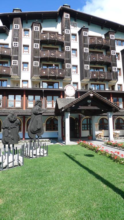 Rta Hotel Catturani Madonna di Campiglio Bagian luar foto