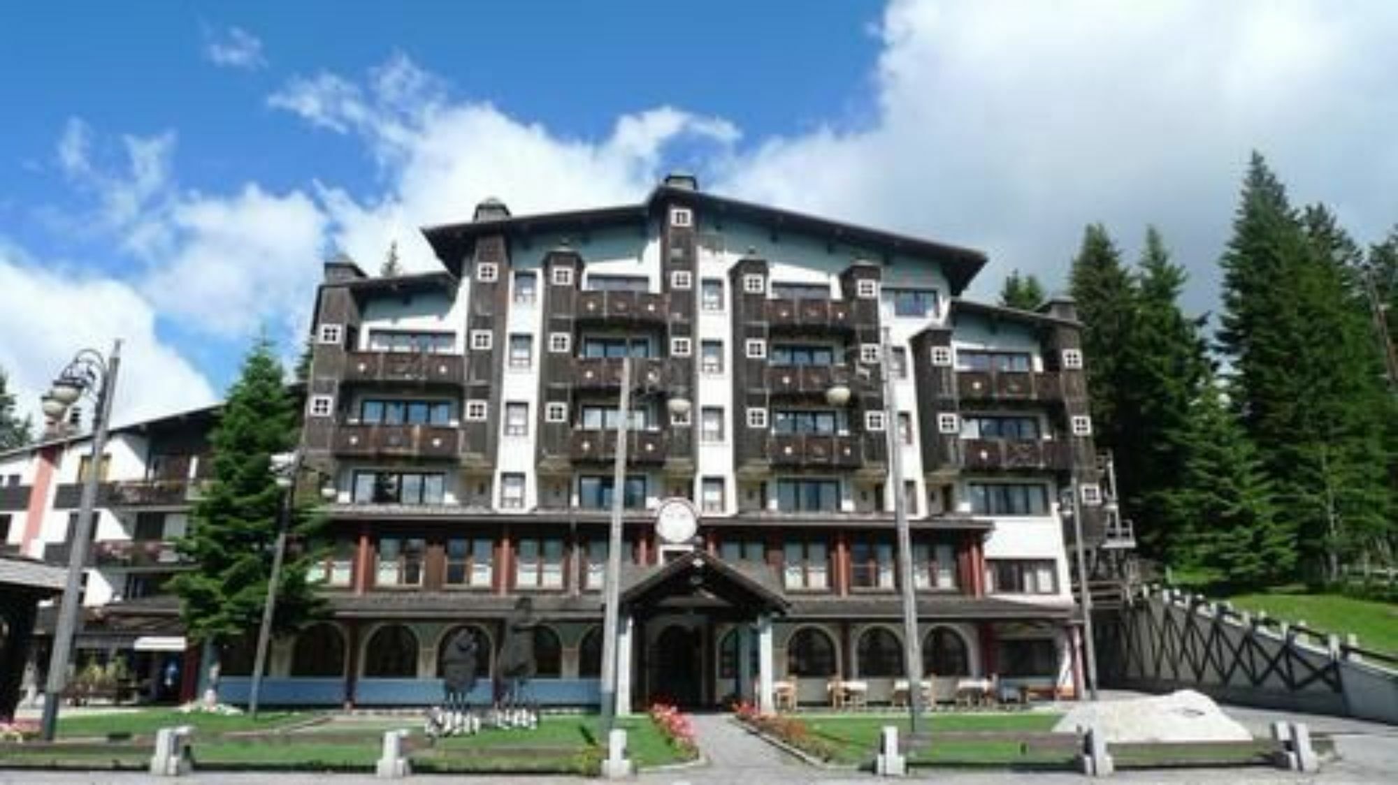 Rta Hotel Catturani Madonna di Campiglio Bagian luar foto